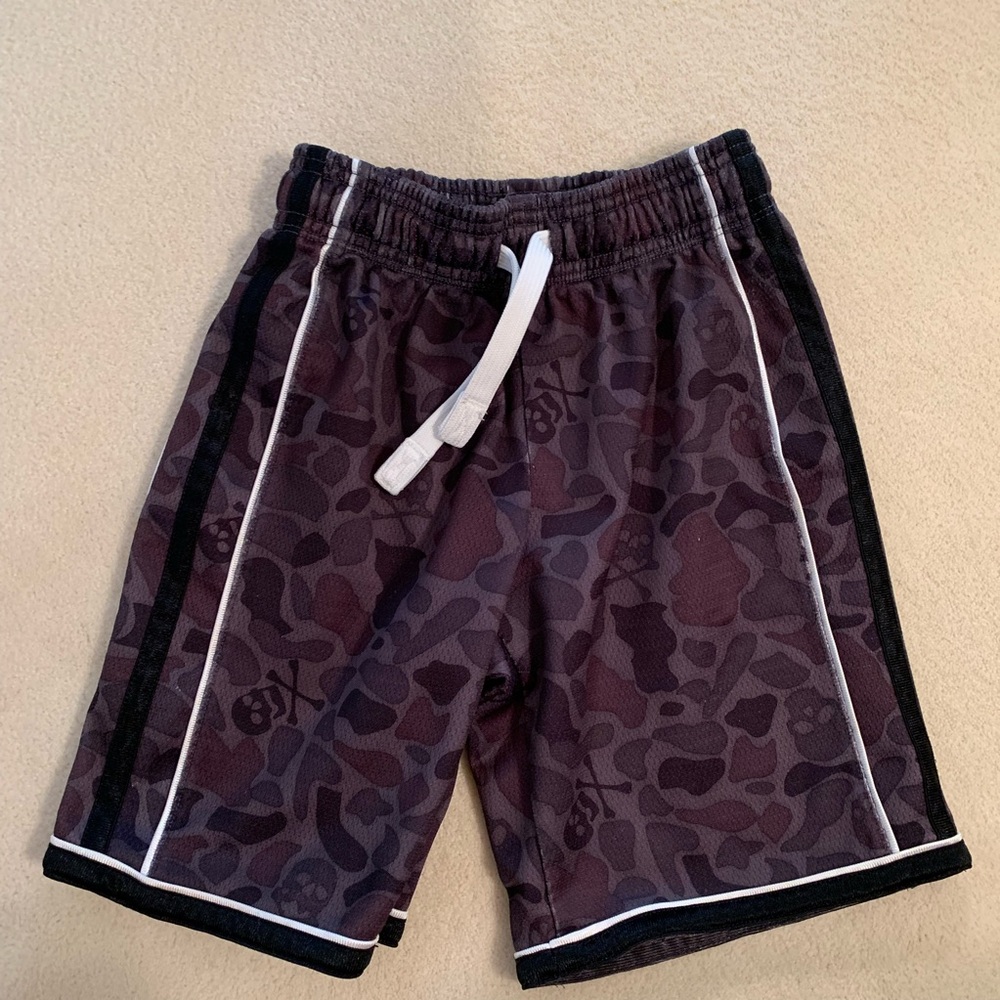 * $5 with $15+ bundle *  Gap camo shorts size 6-7